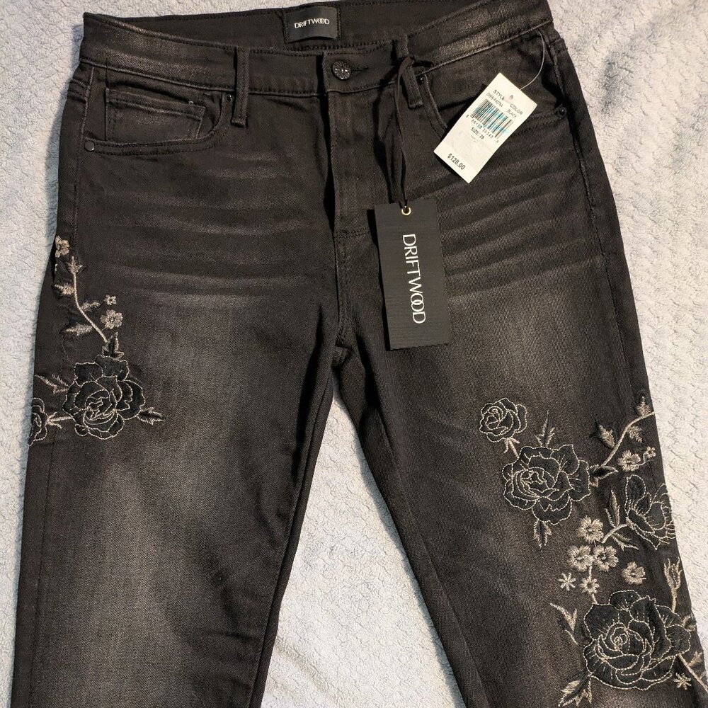NWT Driftwood Black Floral Embroidered Raw Hem Jackie Jeans Women’s 28